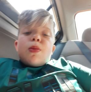 Meet your Posher, Dakota